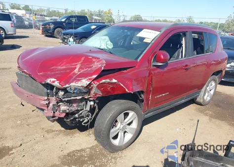 2014 Jeep Compass Latitude z USA, uszkodzony, nr VIN 1C4NJCEB1ED628793